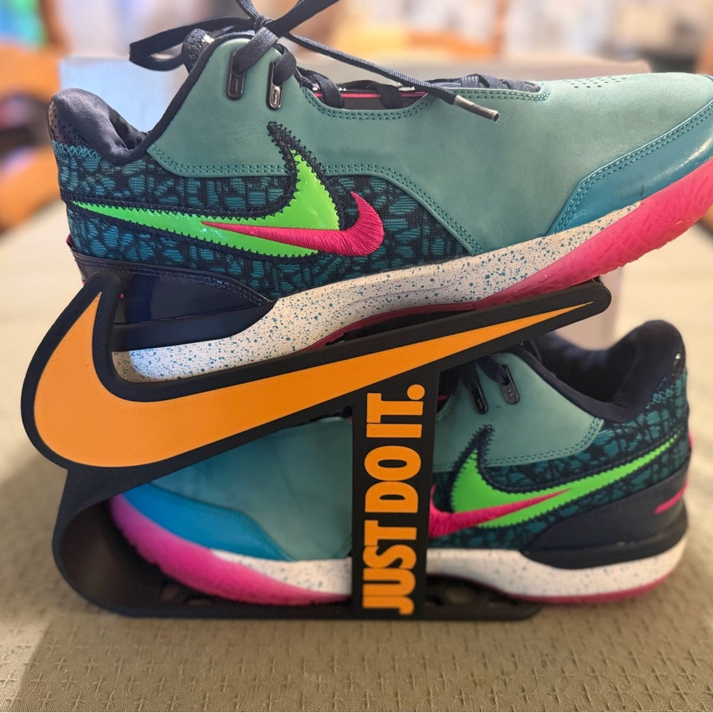 Nike Mens Zoom Lebron NXXT Gen AMPD South Beach Leather Sneaker Shoes Size US 11